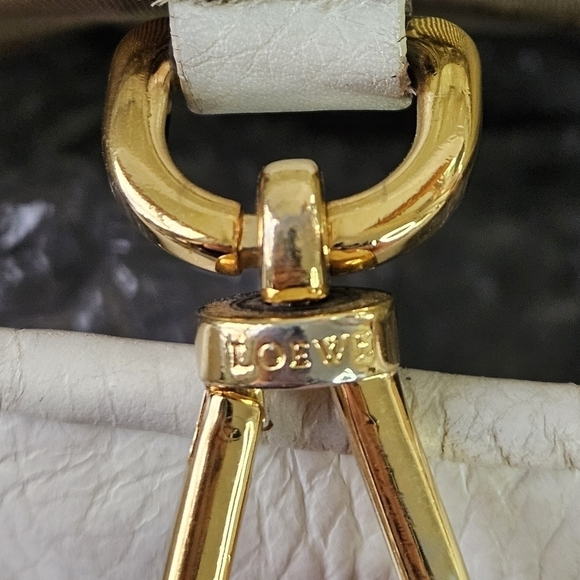 Loewe Madrid Heritage Pebbled Leather Tote Bag in Off White - Picture 11 of 16